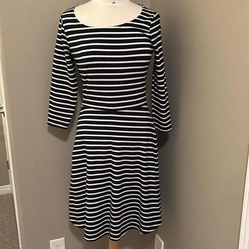 Old Navy Black and White Strip Tee Crew Neck Dress Size Small